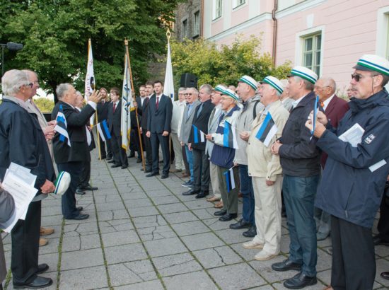 Pidulik riigilipu heiskamine Pika Hermanni torni ja 25-aastased